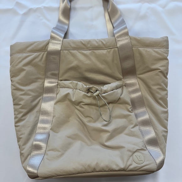 Vuori All Around Tote - Picture 2 of 6